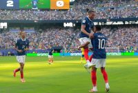 Timnas Prancis memastikan langkah ke babak 16 besar Piala Dunia 2026 usai mengalahkan Swedia dengan skor meyakinkan 3-0 pada babak 32 besar.