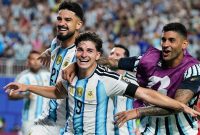 Argentina memastikan langkah ke semifinal Piala Dunia 2026 setelah menundukkan Timnas Swiss dengan skor 3-1 melalui babak tambahan waktu dalam laga perempat final yang berlangsung di Kansas City Stadium, Minggu (12/7/2026).