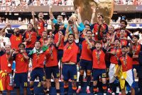 Timnas Spanyol sukses menorehkan sejarah dengan menjuarai Piala Dunia 2026 setelah mengalahkan juara bertahan Argentina dengan skor tipis 1-0 pada partai final yang berlangsung di New York New Jersey Stadium, Senin (20/7/2026) dini hari WIB.