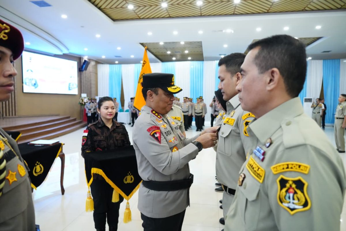 Wakapolri) Komjen Pol. Prof. Dr. Dedi Prasetyo melantik Pengurus Pimpinan Pusat Keluarga Besar Putra Putri (KBPP) Polri masa bakti 2026–2031 di Gedung Bhakti Dharma Waspada, STIK Lemdiklat Polri, Jakarta Selatan, Rabu (29/7/2026).