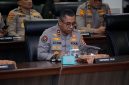 Kadiv Humas Polri Irjen Pol. Johnny Eddizon Isir saat memberikan keterangan.