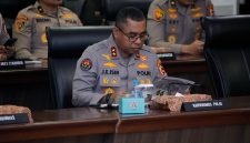 Kadiv Humas Polri Irjen Pol. Johnny Eddizon Isir saat memberikan keterangan.