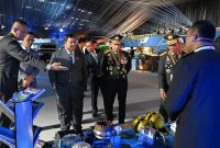 Presiden Prabowo Subianto meninjau Pameran Bhayangkara yang digelar dalam rangka Peringatan ke-80 Hari Bhayangkara Tahun 2026 di Lapangan Satuan Latihan Korbrimob, Cikeas, Kabupaten Bogor, pada Rabu, 1 Juli 2026. Foto: BPMI Setpres/Muchlis Jr