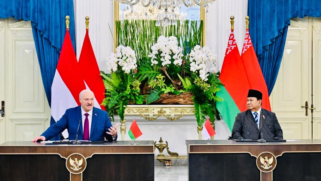 Presiden Republik Indonesia Prabowo Subianto dan Presiden Republlik Belarus Aleksandr Lukashenko menyampaikan keterangan pers bersama dalam rangkaian kunjungan kenegaraan Presiden Belarus di Istana Merdeka, Jakarta, pada Kamis, 2 Juli 2026. Foto: BPMI Setpres/Laily Rachev