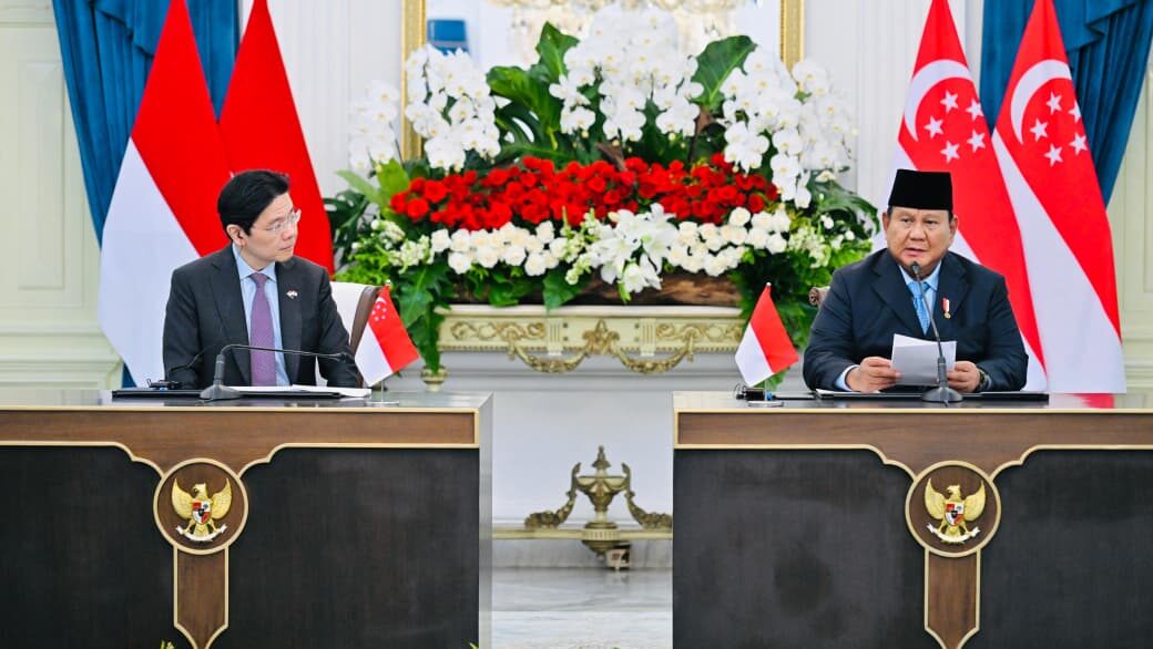 Presiden Prabowo Subianto menegaskan komitmen Indonesia dan Singapura untuk menjaga perdamaian kawasan serta memperkuat keamanan Selat Malaka dalam pertemuan Leader's Retreat bersama Perdana Menteri Singapura Lawrence Wong di Istana Merdeka, Senin (6/7/2026).