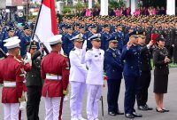 Presiden Prabowo Subianto memimpin Upacara Prasetya Perwira (Praspa) Tentara Nasional Indonesia (TNI) dan Kepolisian Negara Republik Indonesia (Polri) Tahun 2026 yang digelar di halaman depan Istana Merdeka, Jakarta, pada Rabu, 22 Juli 2026. Foto: BPMI Setpres/Muchlis Jr