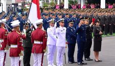Presiden Prabowo Subianto memimpin Upacara Prasetya Perwira (Praspa) Tentara Nasional Indonesia (TNI) dan Kepolisian Negara Republik Indonesia (Polri) Tahun 2026 yang digelar di halaman depan Istana Merdeka, Jakarta, pada Rabu, 22 Juli 2026. Foto: BPMI Setpres/Muchlis Jr