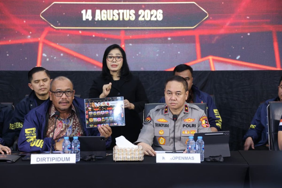 Bareskrim Polri membongkar dua jaringan judi online internasional yang beroperasi di Indonesia dan terhubung dengan Kamboja.
