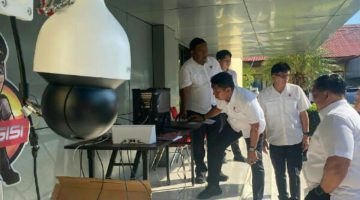 Polda Sulawesi Utara mulai memanfaatkan teknologi Face Recognition yang terhubung dengan data Kartu Tanda Penduduk (KTP) untuk memperkuat identifikasi, penyelidikan tindak pidana, dan pengamanan berbagai kegiatan berskala nasional maupun internasional.