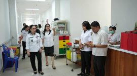 Foto Dok: Wakil Bupati Minahasa Vanda Sarundajang bersama Dirut dr. Nancy Mongdong. 