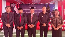 Foto Dok: Asisten I Pemerintahan dan Kesejahteraan Rakyat Kabupaten Minahasa, Drs. Riviva Maringka, M.Si. (tengah) 