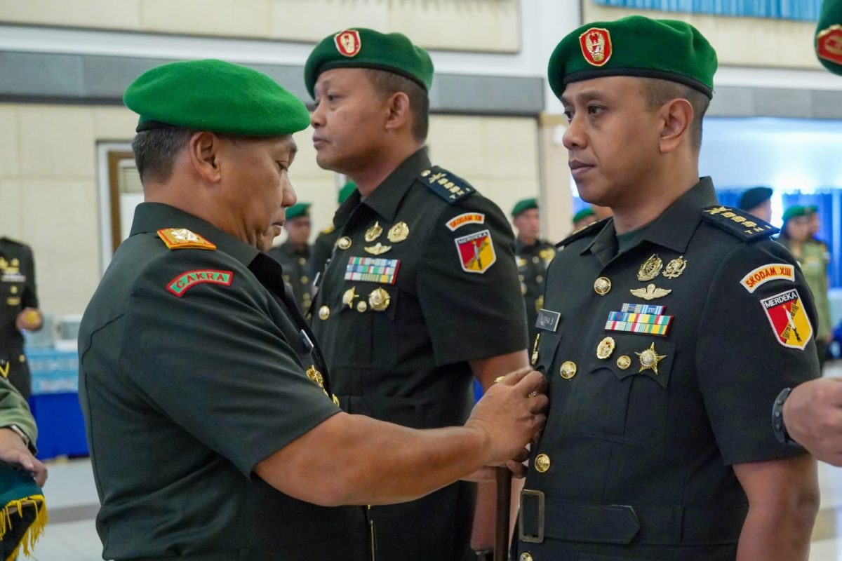 Pangdam XIII/Merdeka, Mayjen TNI Mirza Agus, S.I.P., memimpin Serah Terima Jabatan (Sertijab) sejumlah pejabat utama Kodam XIII/Merdeka.