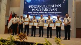 Kantor Wilayah Direktorat Jenderal Imigrasi Sulawesi Utara memberikan penghargaan kepada sejumlah Unit Pelaksana Teknis (UPT) yang mencatatkan kinerja terbaik pada Semester I Tahun 2026.(Foto:Yudi/Pilar)