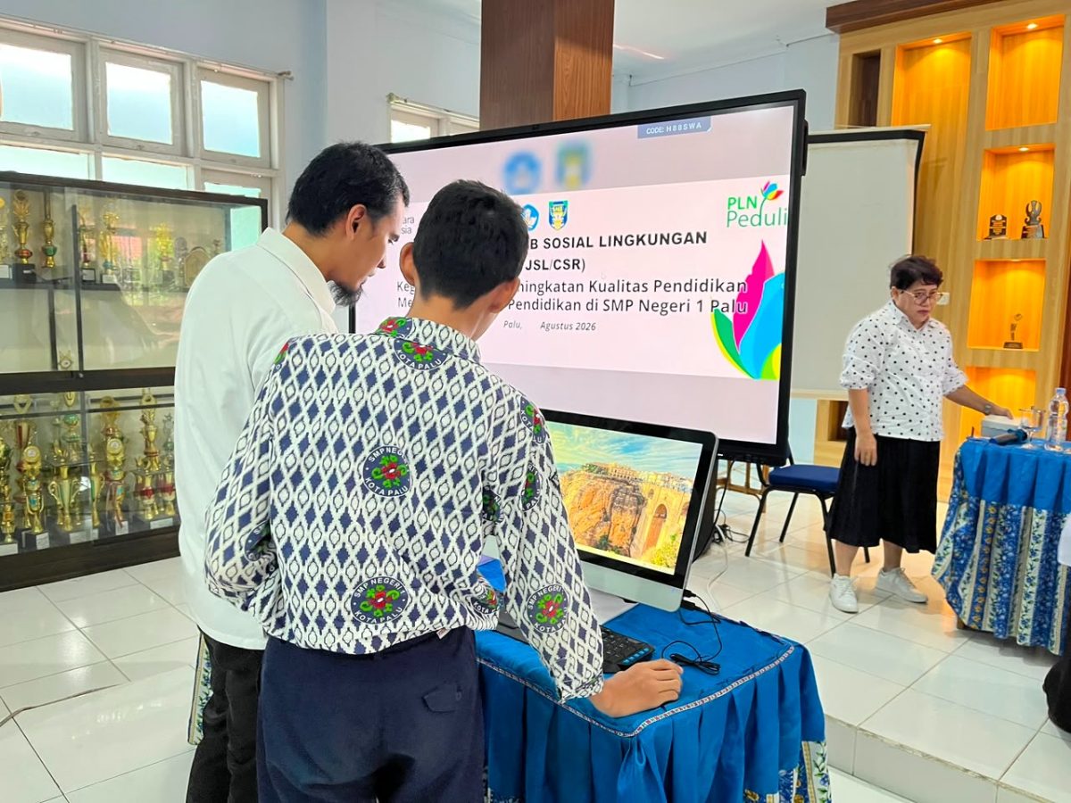 PLN (Persero) kembali menunjukkan komitmennya mendukung dunia pendidikan melalui program digitalisasi di SMP Negeri 1 Palu.