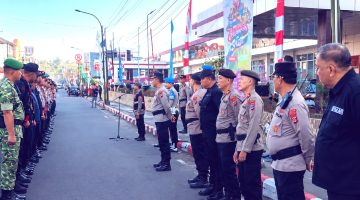 memperketat pengamanan menjelang pelaksanaan Tournament of Flowers (ToF) dalam rangkaian Tomohon International Flower Festival (TIFF) 2026 di Kota Tomohon, Sabtu (8/8/2026).