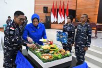 Wadan Kodaeral VIII Laksamana Pertama TNI Tony Herdijanto, S.E., M.Sc., mewakili Dankodaeral VIII Laksda TNI Dery Triesananto Suhendi, S.E., M.Tr.Opsla. dalam peringatan HUT ke-1 Kodaeral VIII digelar di Grha Yos Sudarso Mako Kodaeral VIII, Manado, Senin (10/8/2026).