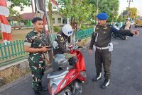 Polisi Militer Kodam (Pomdam) XIII/Merdeka menggelar Operasi Penegakan dan Penertiban (Gaktib) melalui pemeriksaan kendaraan prajurit TNI di wilayah Kodam XIII/Merdeka, Senin (11/8/2026).
