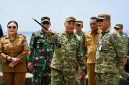 Pangdam XIII/Merdeka Mayjen TNI Mirza Agus meninjau langsung pelaksanaan Karya Bakti Skala Besar Kodam XIII/Merdeka di Pulau Miangas, Kabupaten Kepulauan Talaud, Sulawesi Utara, Rabu (12/8/2026).