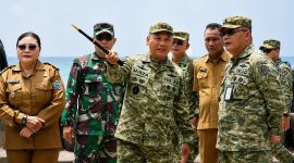 Pangdam XIII/Merdeka Mayjen TNI Mirza Agus meninjau langsung pelaksanaan Karya Bakti Skala Besar Kodam XIII/Merdeka di Pulau Miangas, Kabupaten Kepulauan Talaud, Sulawesi Utara, Rabu (12/8/2026).