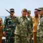 Pangdam XIII/Merdeka Mayjen TNI Mirza Agus meninjau langsung pelaksanaan Karya Bakti Skala Besar Kodam XIII/Merdeka di Pulau Miangas, Kabupaten Kepulauan Talaud, Sulawesi Utara, Rabu (12/8/2026).
