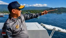 Pangdam XIII/Merdeka Mayjen TNI Mirza Agus menghadiri Joy Sailing dan bakti sosial dalam rangka HUT ke-1 Kodaeral VIII di Kota Bitung, Sulawesi Utara, Jumat (14/8/2026).