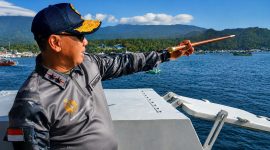 Pangdam XIII/Merdeka Mayjen TNI Mirza Agus menghadiri Joy Sailing dan bakti sosial dalam rangka HUT ke-1 Kodaeral VIII di Kota Bitung, Sulawesi Utara, Jumat (14/8/2026).
