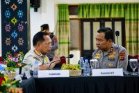 Polri bersama TNI, pemerintah pusat, pemerintah daerah, dan stakeholder memperkuat penanganan gempa bumi magnitudo 7,7 yang mengguncang Flores, Nusa Tenggara Timur (NTT).
