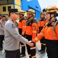 Polri kembali mengirim personel, tim SAR, anjing pelacak K9, dan bantuan logistik untuk memperkuat penanganan gempa bumi di Nusa Tenggara Timur (NTT).