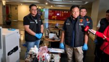 Bareskrim Polri membongkar dugaan jaringan penambangan emas ilegal yang hasilnya diproses di Jakarta sebelum diselundupkan ke luar negeri.