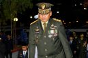 Pangdam XIII/Merdeka Mayjen TNI Mirza Agus mengikuti Apel Kehormatan dan Renungan Suci (AKRS) di Taman Makam Pahlawan (TMP) Kairagi, Manado, Senin (17/8/2026) dini hari.