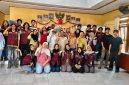 Tim Cara’de BEM KMF TP UH menggelar pelatihan produksi pakan ikan mandiri bagi masyarakat Desa Tinggimae, Kecamatan Barombong, Kabupaten Gowa.