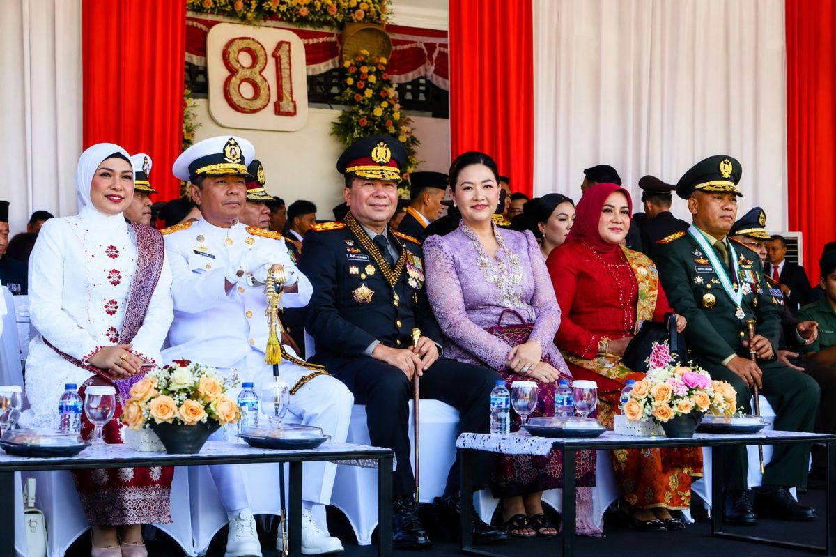 Kapolda Sulawesi Utara Irjen Pol Roycke Harry Langie menghadiri upacara HUT ke-81 Kemerdekaan RI di Lapangan Kantor Gubernur Sulut, Senin (17/8/2026).