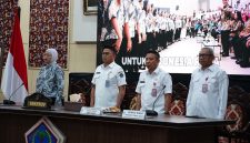 Komisi Pemberantasan Korupsi (KPK) mendorong pemerintah daerah di Sulawesi Utara memperkuat komunikasi publik sebagai bagian dari upaya meningkatkan transparansi dan mencegah korupsi.