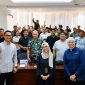 Tampak Depan: Juru Bicara KPK Budi Prasetyo (kanan),Analis Pemberantasan Tindak Pidana Korupsi Direktorat Gratifikasi dan Pelayanan Publik KPK Hafidhah Rifqiyah (tengah),Kepala Biro Humas KPK, Yuyuk Andriati Iskak (kiri), Tampak belakang jurnalis Sulut.(ist)