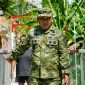 Pangdam XIII/Merdeka Mayjen TNI Mirza Agus, S.I.P., meninjau pembangunan Jembatan Perintis Garuda di Desa Talawaan Atas, Kecamatan Wori, Kabupaten Minahasa Utara, Jumat (21/8/2026).