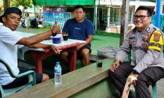 Bhabinkamtibmas Watudambo Sambangi Warga, Ajak Jaga Kamtibmas Bersama
