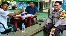 Upaya menjaga keamanan dan ketertiban masyarakat terus dilakukan Bhabinkamtibmas Desa Watudambo dan Watudambo II, Bripka Nirwanto Marwan.