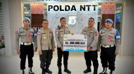 Polda Sulawesi Utara (Sulut) bersama jajaran menunjukkan kepedulian terhadap masyarakat terdampak gempa bumi di Nusa Tenggara Timur (NTT) dengan menyalurkan bantuan kemanusiaan senilai Rp300 juta.