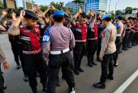Polda Metro Jaya mengerahkan sebanyak 18.504 personel untuk mengamankan sekaligus memberikan pelayanan kepada masyarakat yang menyampaikan aspirasi melalui aksi unjuk rasa di sejumlah titik di Jakarta Pusat, Kamis (27/8/2026).