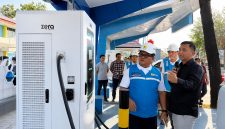 PT PLN (Persero) memperkuat ekosistem kendaraan listrik di Sulawesi Tengah dengan menambah fasilitas Stasiun Pengisian Kendaraan Listrik Umum (SPKLU) Center berteknologi fast charging di Kantor PLN UP3 Palu.
