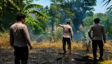 Kebakaran lahan kosong terjadi di Desa Maumbi Jaga IX, Kecamatan Kalawat, Kabupaten Minahasa Utara (Minut), Rabu (26/8/2026).