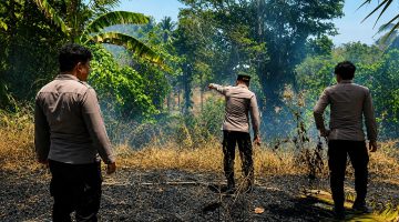 Kebakaran lahan kosong terjadi di Desa Maumbi Jaga IX, Kecamatan Kalawat, Kabupaten Minahasa Utara (Minut), Rabu (26/8/2026).