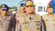Polda Sulawesi Utara mengerahkan Helikopter Polisi P-3002 untuk memantau kondisi kebakaran hutan dan lahan (karhutla) di kawasan Gunung Soputan, Selasa (4/8/2026).