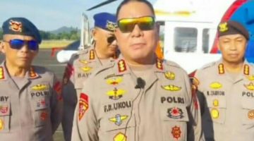 Polda Sulawesi Utara mengerahkan Helikopter Polisi P-3002 untuk memantau kondisi kebakaran hutan dan lahan (karhutla) di kawasan Gunung Soputan, Selasa (4/8/2026).