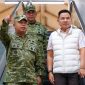 Gubernur Akademi Militer (Akmil)  Maxim Adolf Tilaar disambut Kepala Staf Kodam (Kasdam) XIII/Merdeka Brigjen TNI Wahyu Eko Purnomo, S.I.P., didampingi Kapoksahli Pangdam XIII/Merdeka Brigjen TNI Saptono Syiwarudi, mewakili Pangdam XIII/Merdeka Mayjen TNI Mirza Agus, S.I.P., di Bandara Internasional Sam Ratulangi, Manado, Jumat (7/8/2026).