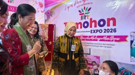 Lapas Perempuan Kelas IIB Manado memanfaatkan ajang Tomohon International Flower Festival (TIFF) 2026 untuk mempromosikan hasil karya warga binaan kepada masyarakat.