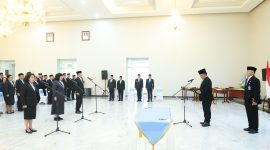 Gubernur Sulawesi Utara Mayjen TNI (Purn.) Yulius Selvanus, S.E. melantik dan mengambil sumpah tiga Pejabat Pimpinan Tinggi Pratama di lingkungan Pemerintah Provinsi Sulawesi Utara di Wisma Negara Bumi Beringin, Manado, Rabu (5/8/2026).