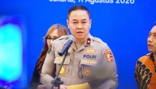 Karo Penmas Divhumas Polri Brigjen Pol Trunoyudo Wisnu Andiko (tengah)