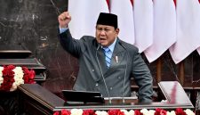 Presiden Prabowo Subianto menyampaikan Keterangan Pemerintah atas Rancangan Undang-Undang (RUU) tentang APBN Tahun Anggaran 2027 beserta Nota Keuangan dan dokumen pendukungnya, dalam Rapat Paripurna Pembukaan Masa Persidangan I DPR RI Tahun Sidang 2026–2027 di Gedung Nusantara MPR/DPR/DPD RI, Jakarta, Jumat, 14 Agustus 2026. Foto: BPMI Setpres/Rusman