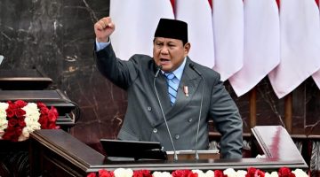 Presiden Prabowo Subianto menyampaikan Keterangan Pemerintah atas Rancangan Undang-Undang (RUU) tentang APBN Tahun Anggaran 2027 beserta Nota Keuangan dan dokumen pendukungnya, dalam Rapat Paripurna Pembukaan Masa Persidangan I DPR RI Tahun Sidang 2026–2027 di Gedung Nusantara MPR/DPR/DPD RI, Jakarta, Jumat, 14 Agustus 2026. Foto: BPMI Setpres/Rusman